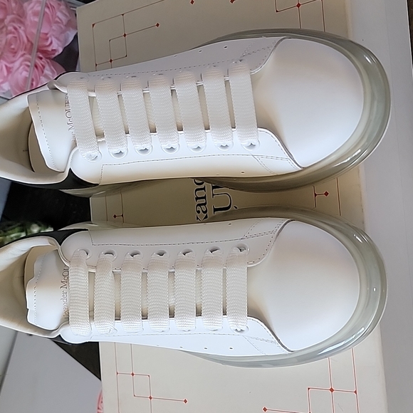 Women's Oversized Sneaker in White/black - Picture 4 of 10